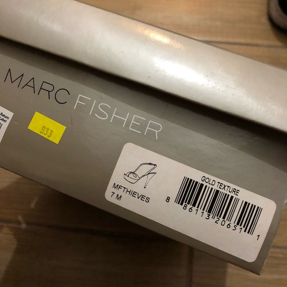 Marc Fisher Gold Sandal - Picture 4 of 4